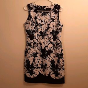 Ronni Nicole B&W Knee-lenghted, Sleeveless Dress